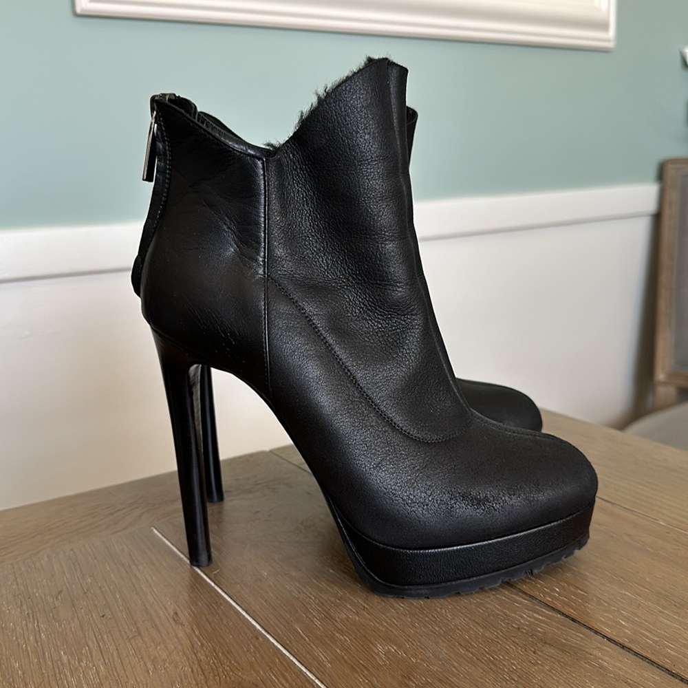 Pristine Vicini Italian Shearling platform high heel black leather bootie 38 8